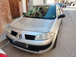 Gris / plata Usado 2005 Renault Mégane II Privilege Berlina | 3100 € (Precio justo)