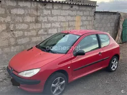 Rojo Usado 2003 Peugeot 206 Berlina | 850 € (Buen precio)