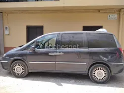 Negro Usado 2005 Lancia Phedra Monovolumen | 3000 €