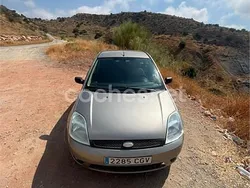 Gris / plata Usado 2003 Ford Fiesta Trend Utilitario | 2200 € (Precio justo)