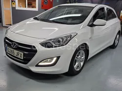 Blanco Usado 2015 Hyundai i30 Berlina | 10.995 € (Un poco caro)