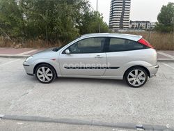 Gris / plata Usado 2003 Ford Focus Trend Berlina | 3600 € (Un poco caro)