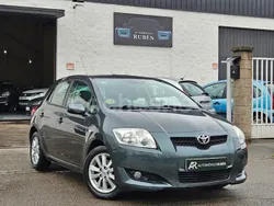Verde Usado 2007 Toyota Auris Luna Berlina | 4500 € (Caro)