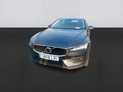 Azul Usado 2022 Volvo V60 CC Pro Familiar | 31.500 € (Buen precio)