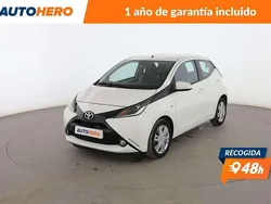 Blanco Usado 2015 Toyota Aygo X-play Utilitario | 10.999 € (Precio justo)