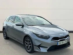 Gris / plata Usado 2022 Kia Ceed Berlina | 16.300 € (Precio justo)