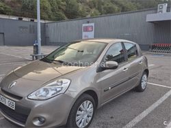 Beige Usado 2009 Renault Clio II Authentique Berlina | 4000 € (Precio justo)