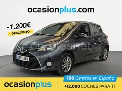 Gris / plata Usado 2017 Toyota Yaris Active Berlina | 12.700 € (Un poco caro)