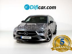 Gris / plata Usado 2023 Mercedes CLA200 Berlina | 33.990 € (Buen precio)
