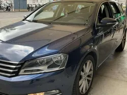 Azul Usado 2011 VW Passat Highline Familiar | 10.990 € (Precio justo)
