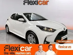 Blanco Usado 2022 Toyota Yaris Hybrid Business Edition Berlina | 18.490 € (Precio justo)