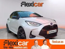 Blanco Usado 2023 Toyota Yaris Hybrid Plus Berlina | 22.390 € (Un poco caro)