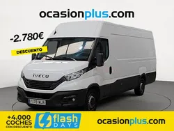 Blanco Usado 2023 Iveco Daily Berlina | 30.590 € (Precio justo)