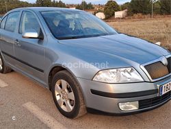 Gris / plata Usado 2004 Skoda Octavia Berlina | 2900 € (Precio justo)
