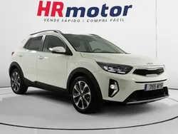 Usado 2025 Kia Stonic Style SUV | 18.940 € (Precio justo)