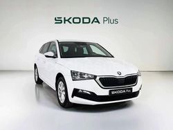 Blanco Usado 2024 Skoda Scala Selection Utilitario | 17.700 € (Precio justo)