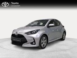 Gris Usado 2024 Toyota Yaris Hybrid Active Berlina | 20.900 € (Precio justo)