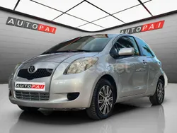Gris / plata Usado 2008 Toyota Yaris Sol Berlina | 4900 € (Un poco caro)