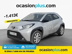 Gris / plata Usado 2024 Toyota Aygo Play Utilitario | 15.550 € (Precio justo)