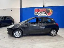 Negro Usado 2007 Renault Clio II Authentique Berlina | 3500 € (Un poco caro)