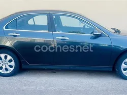 Gris / plata Usado 2006 Honda Accord Executive Berlina | 3200 € (Precio justo)