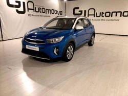 Azul Nuevo 2025 Kia Stonic SUV | 20.490 € (Un poco caro)