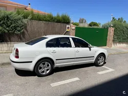 Blanco Usado 2008 Skoda Superb Comfort Berlina | 4000 € (Buen precio)