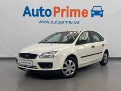 Blanco Usado 2006 Ford Focus Trend Berlina | 3470 € (Precio justo)