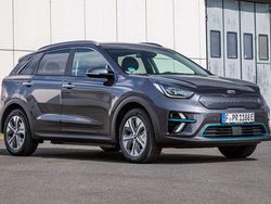 Negro Usado 2022 Kia e-Niro SUV | 18.590 €