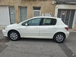 Blanco Usado 2006 Peugeot 307 Berlina | 2000 €