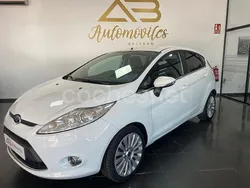 Blanco Usado 2011 Ford Fiesta Titanium Utilitario | 7850 € (Un poco caro)
