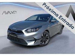 Gris Usado 2025 Kia Ceed Berlina | 20.990 € (Precio justo)
