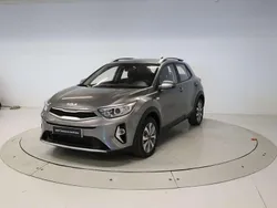 Plateado Usado 2024 Kia Stonic SUV | 16.625 € (Precio justo)