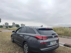 Gris / plata Usado 2018 Hyundai i30 GO! Familiar | 7900 € (Un poco caro)