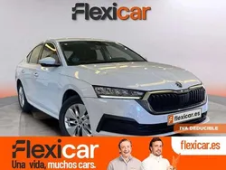Blanco Usado 2023 Skoda Octavia Selection Utilitario | 19.990 € (Buen precio)