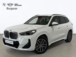 Alpinweiß (sólido) Usado 2025 BMW iX1 Comfort Edition SUV | 44.900 € (Precio justo)