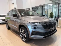 Gris / plata Nuevo 2025 Skoda Karoq SportLine SUV | 36.900 € (Caro)