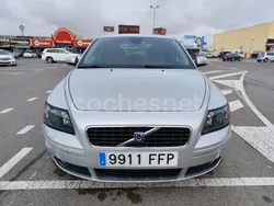 Gris / plata Usado 2006 Volvo S40 Momentum Berlina | 6550 € (Precio justo)