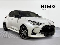 Bitono blanco perlado Usado 2024 Toyota Yaris Hybrid Plus Berlina | 22.990 € (Un poco caro)