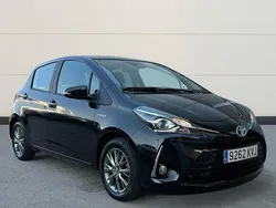 Negro Usado 2019 Toyota Yaris Hybrid Active Berlina | 16.400 € (Precio justo)