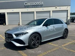 Gris / plata Usado 2024 Mercedes A250 Berlina | 35.990 € (Precio justo)