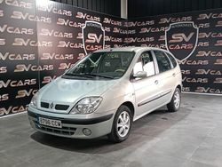 Gris / plata Usado 2002 Renault Scénic Authentique Monovolumen | 4999 €