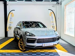 Gris / plata Usado 2021 Porsche Cayenne SUV | 82.000 €