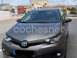 Toyota Auris Hybrid