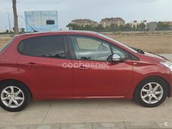 Granate Usado 2015 Peugeot 208 Style Utilitario | 8800 € (Un poco caro)