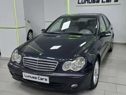 Azul Usado 2005 Mercedes C180 Elegance Berlina | 7490 € (Un poco caro)
