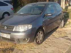 Gris Usado 2004 Fiat Punto Utilitario | 1350 € (Buen precio)