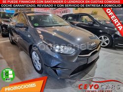Gris / plata Usado 2022 Kia Ceed Berlina | 12.000 € (Precio justo)