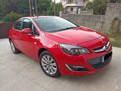 Rojo Usado 2012 Opel Astra Selective Berlina | 7250 € (Precio justo)