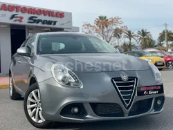 Gris / plata Usado 2015 Alfa Romeo Giulietta Distinctive Utilitario | 9900 € (Caro)